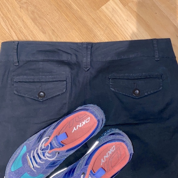 âś…Old Navy capris, navy, side/back  pockets, button, hook, zip closures. đź’™ - Picture 7 of 7